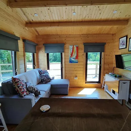 شاليه Desart School Garden كيلكيني