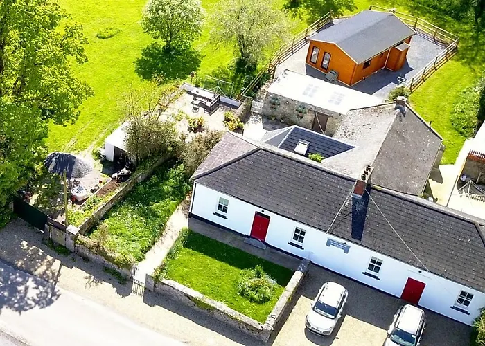 Desart School Garden Килкенни